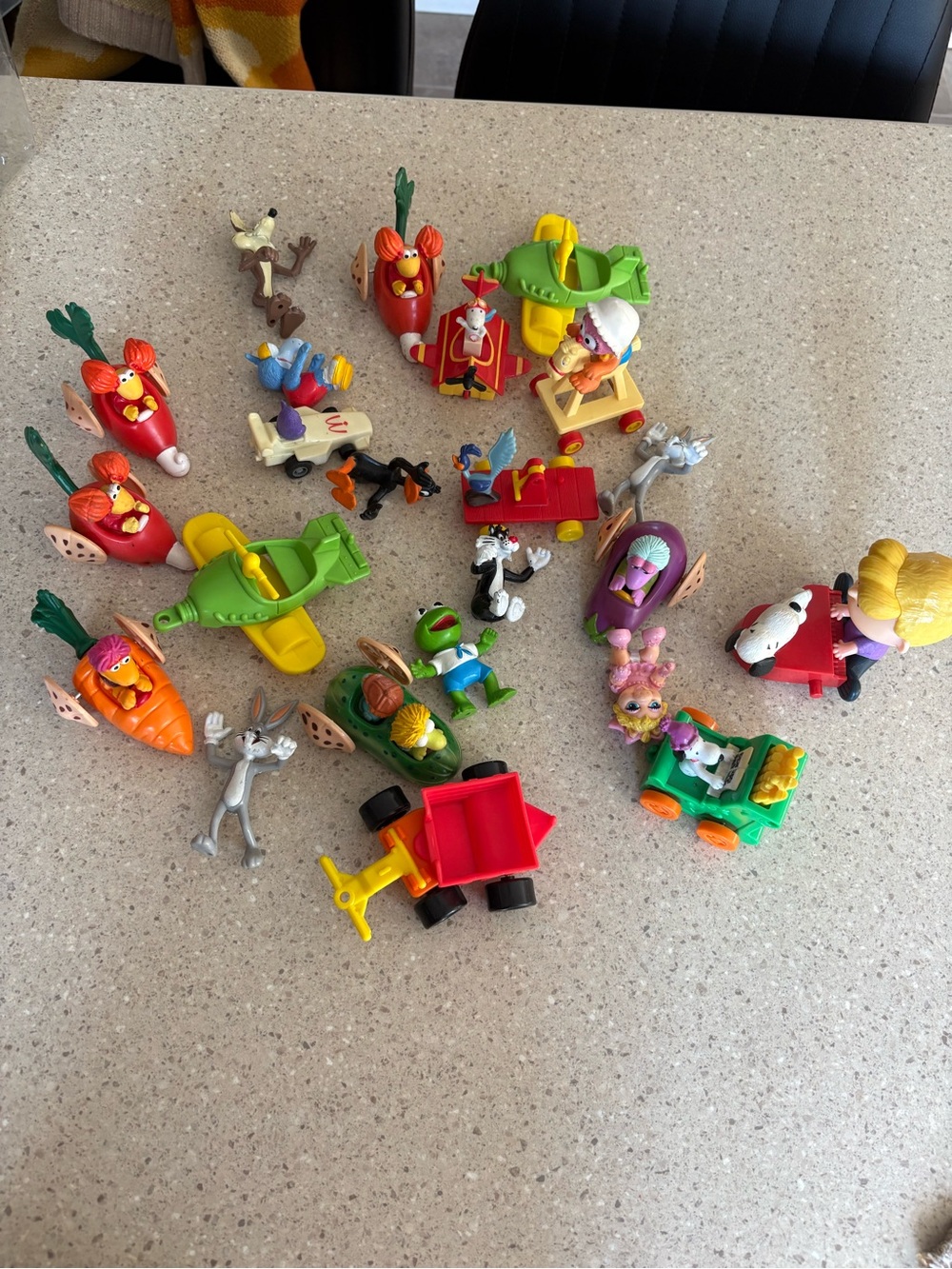 McDonald's vintage looney toons Kids, muppets , Vehicles Playset - Re